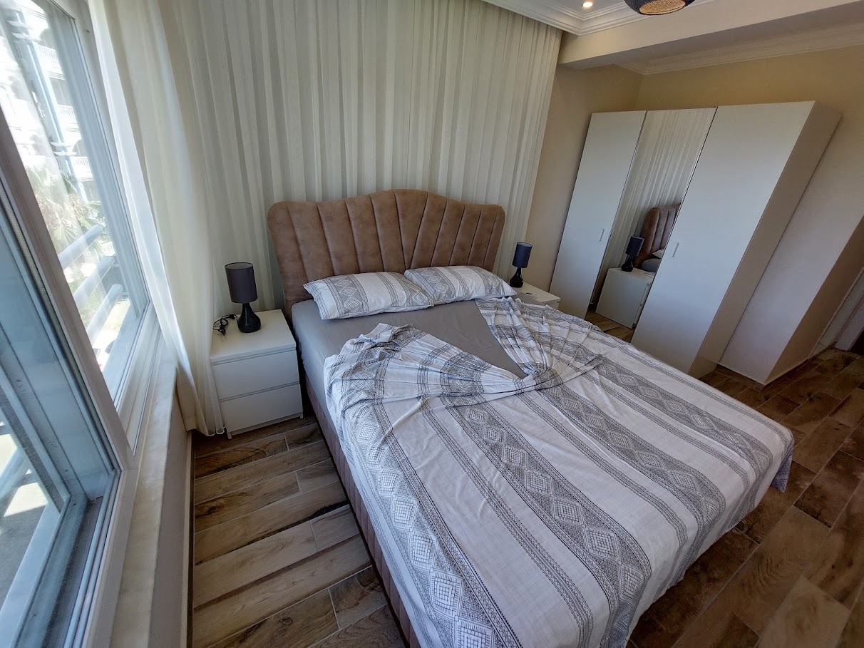  ZU VERMIETEN-WOHNUNG-ROYAL 4 