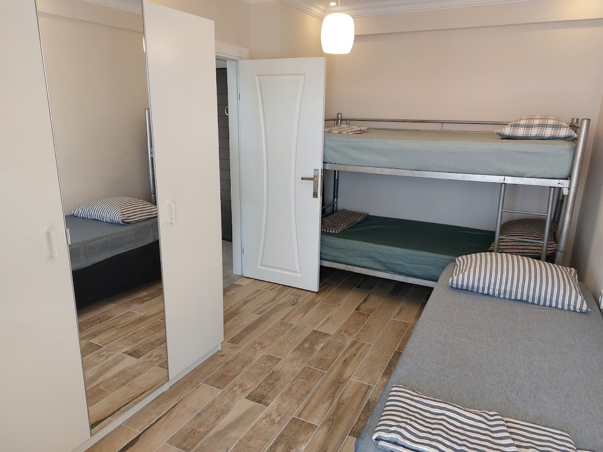  ZU VERMIETEN-WOHNUNG-ROYAL 4 